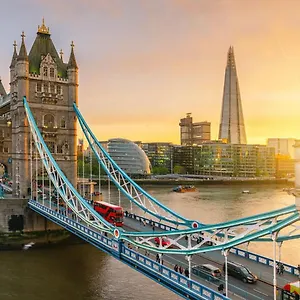 Gasthuis Tower Bridge Rainbow, Londen